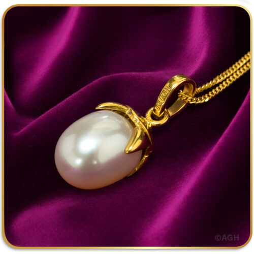 Pearl st.Pendant